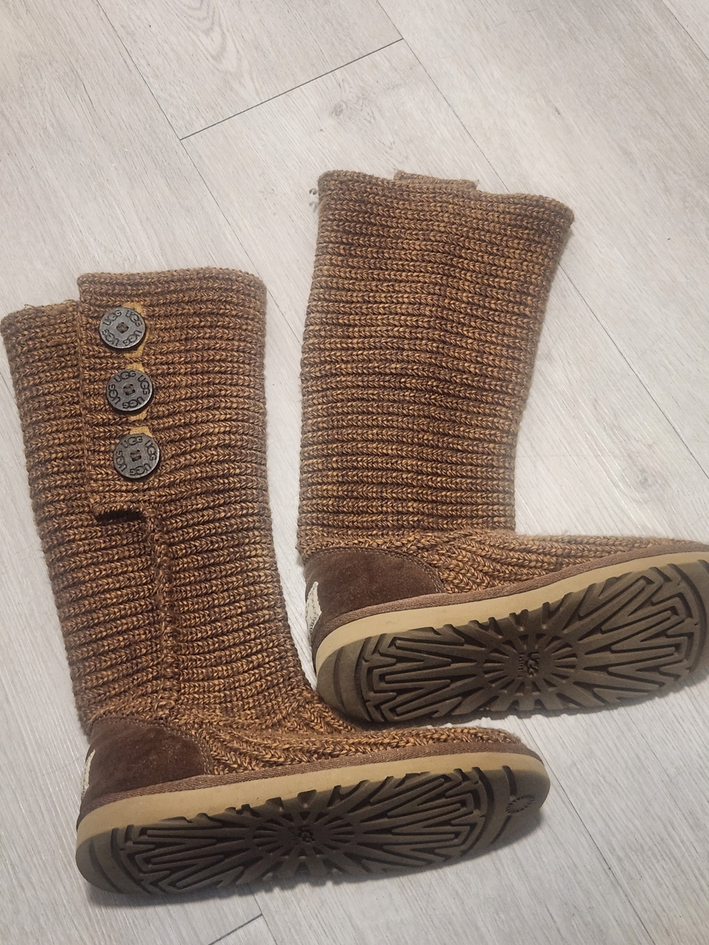 UGG Classic Cardy 3-Button Knit Boots Chestnut 6
